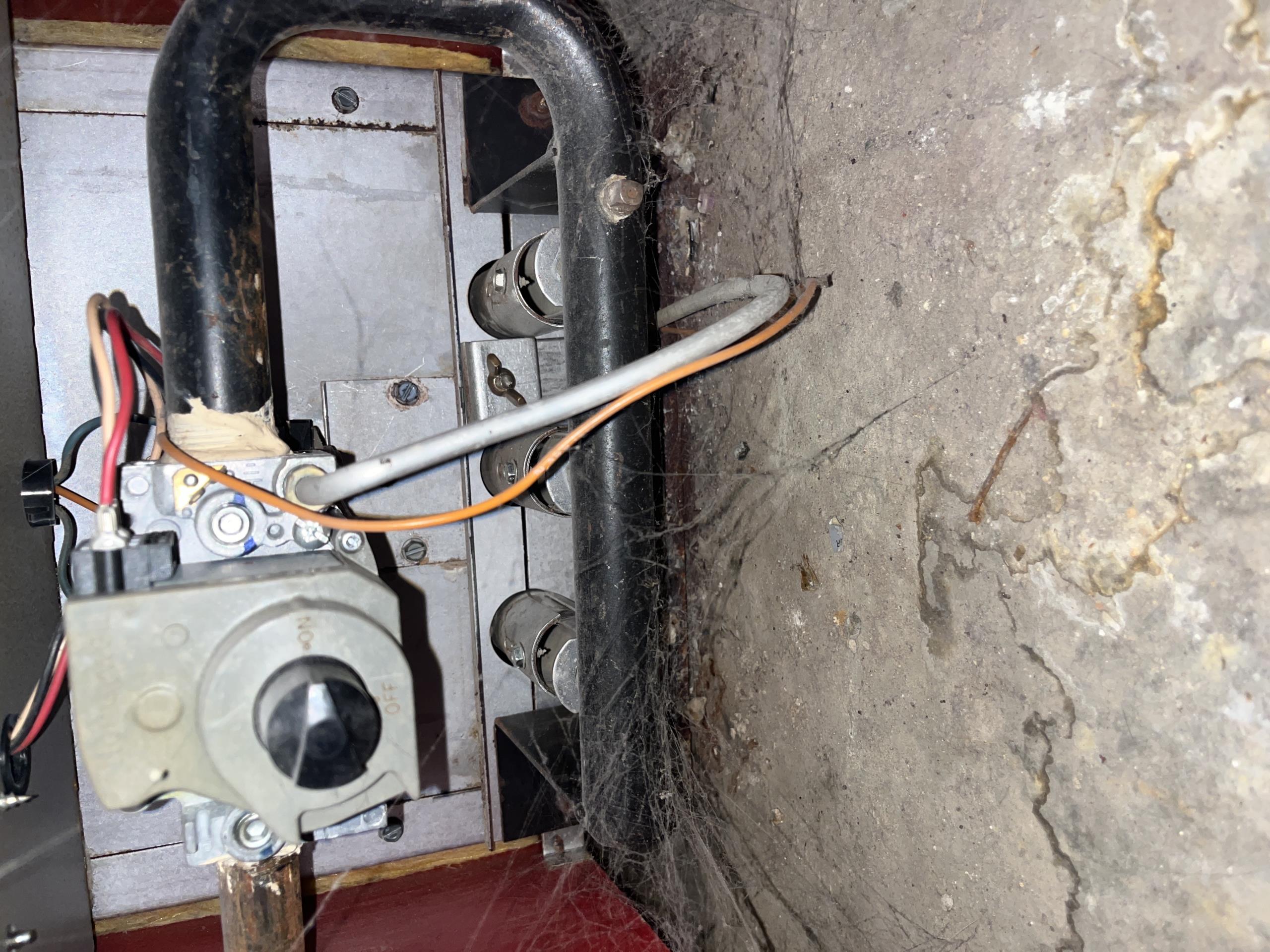 East York, ON - Investigate leak from heating pipes East York, ON - Investigate leak from heating pipes