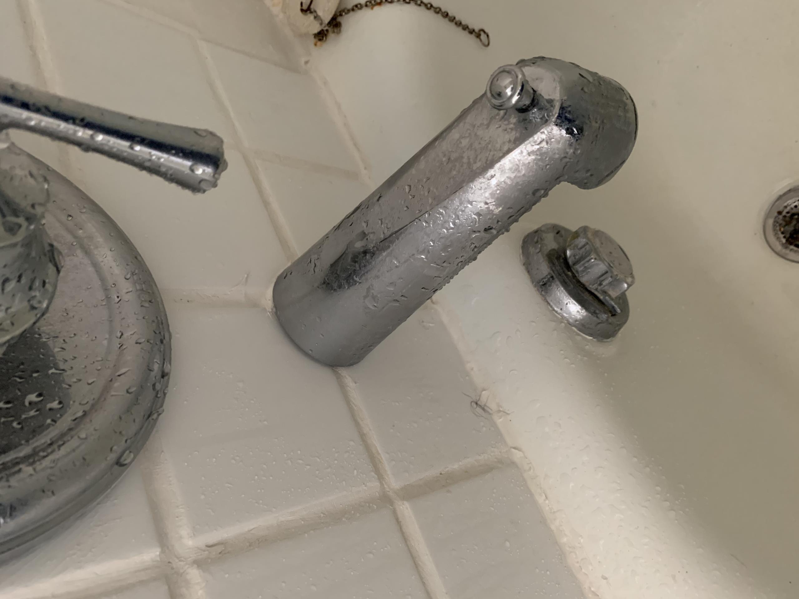 Old Toronto, ON - investigate leak 