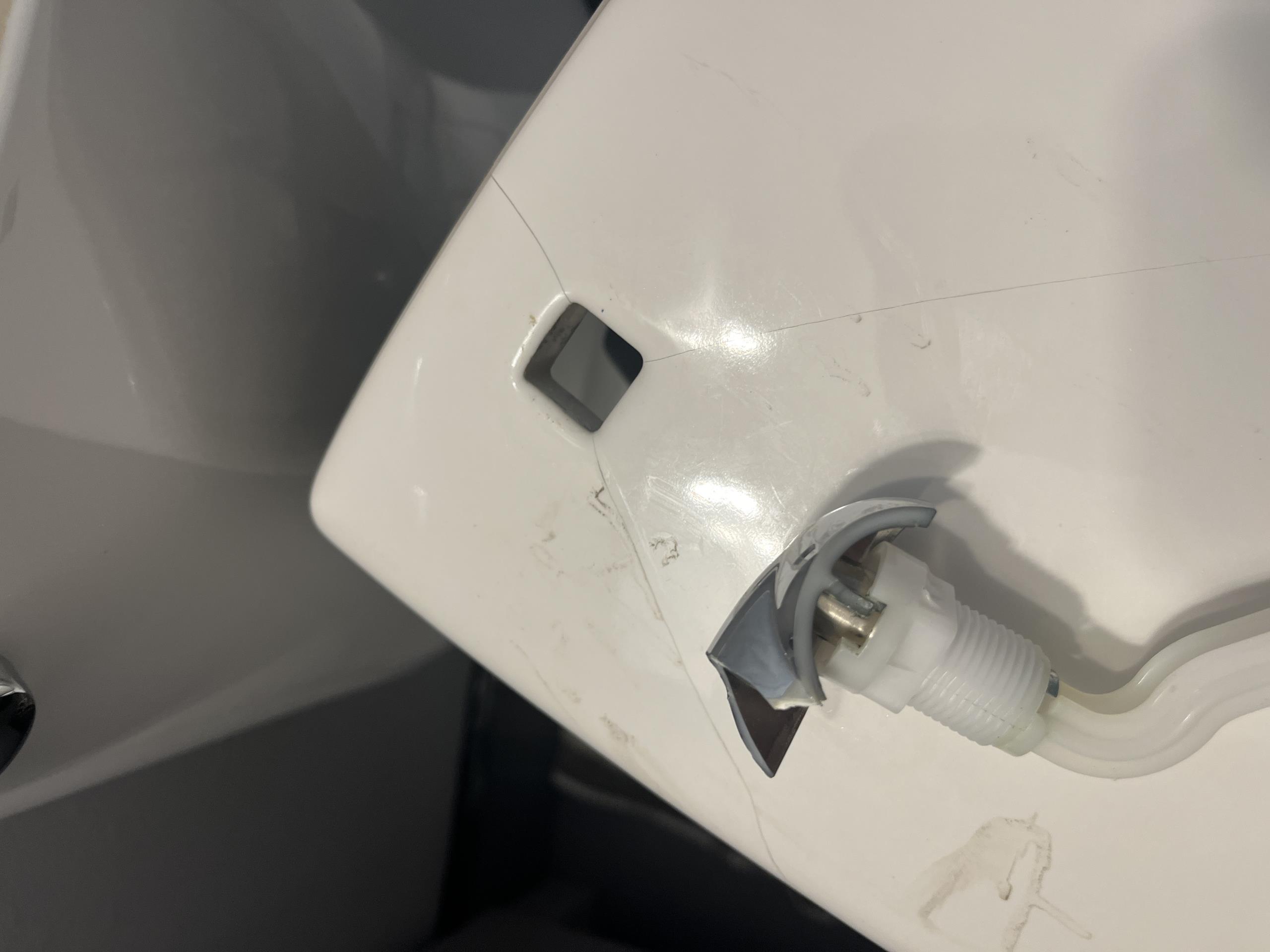 Mississauga, ON - Replaced broken toilet tank