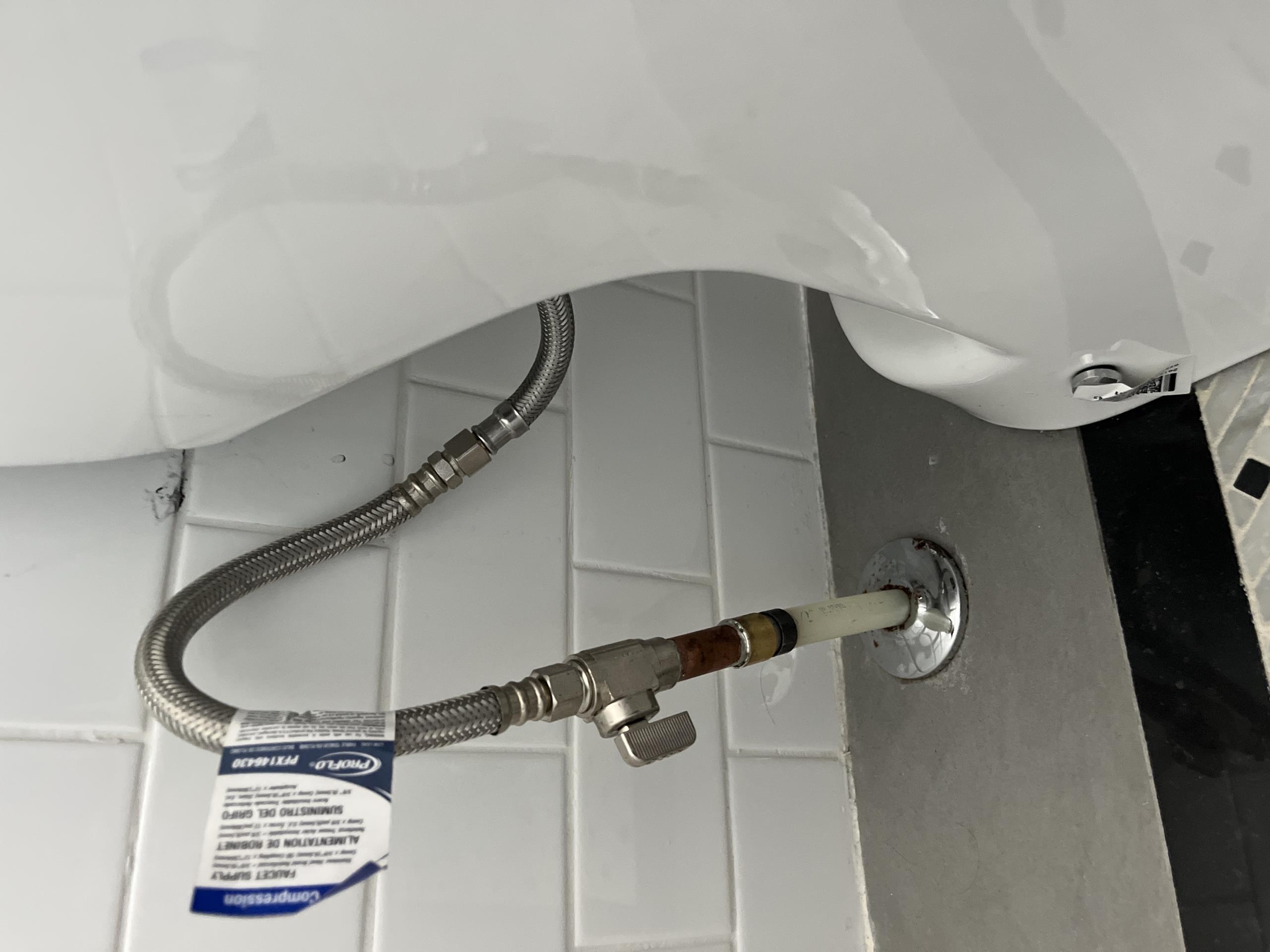York, ON - Toilet water supply broke, causing a flood.
