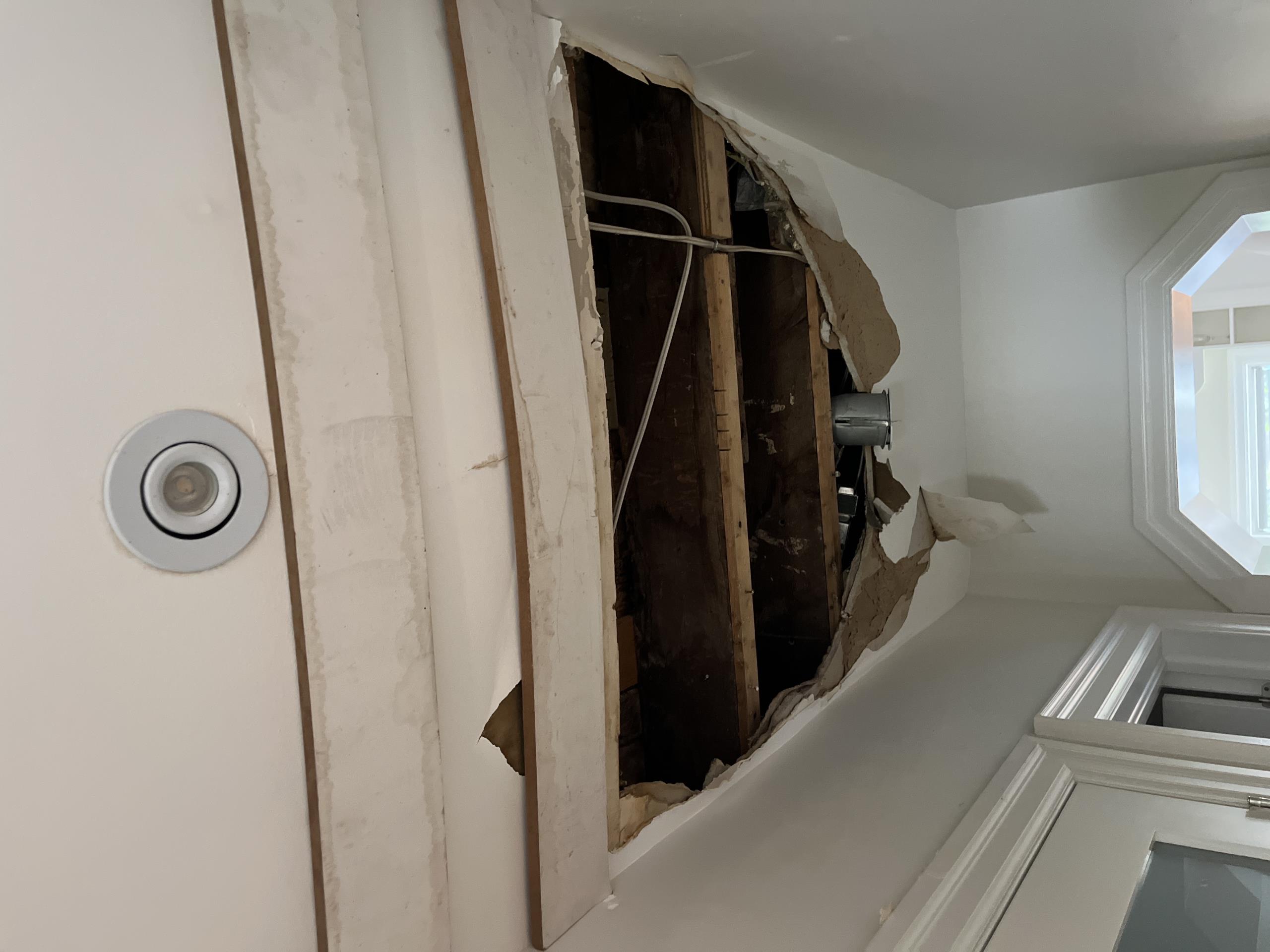 York, ON - Toilet water supply broke, causing a flood.
