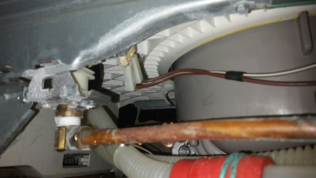 Leaking dishwasher Leaking dishwasher