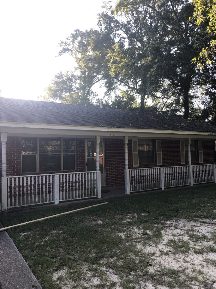 Ocean Springs, MS - Deliver materials for roof replacement. Ocean Springs, MS - Deliver materials for roof replacement.