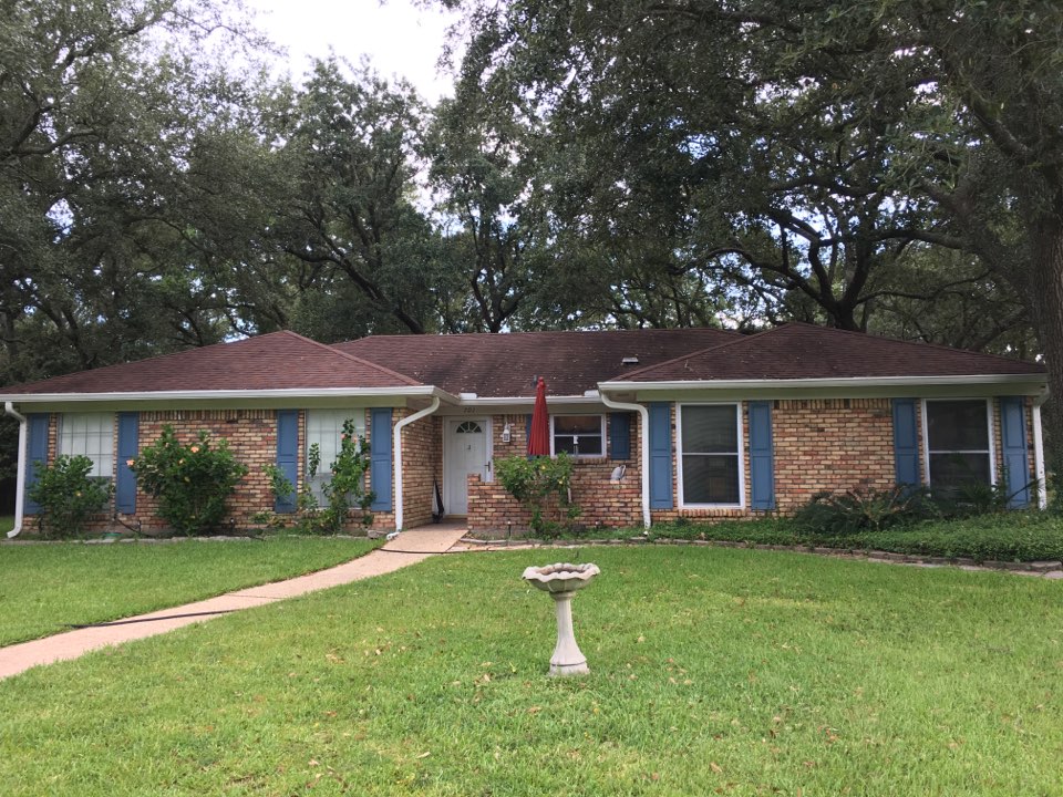 Ocean Springs, MS - Start complete tear off of old 3 tab shingles and replacing with Timberline Architectural shingles(driftwood) Ocean Springs, MS - Start complete tear off of old 3 tab shingles and replacing with Timberline Architectural shingles(driftwood)