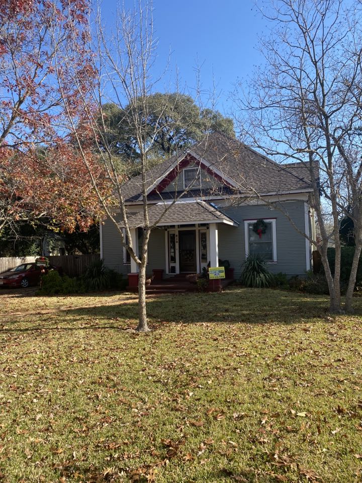 Lockhart, TX - Another roofing project completed with a lifetime warrantied roof system by GAF Lockhart, TX - Another roofing project completed with a lifetime warrantied roof system by GAF