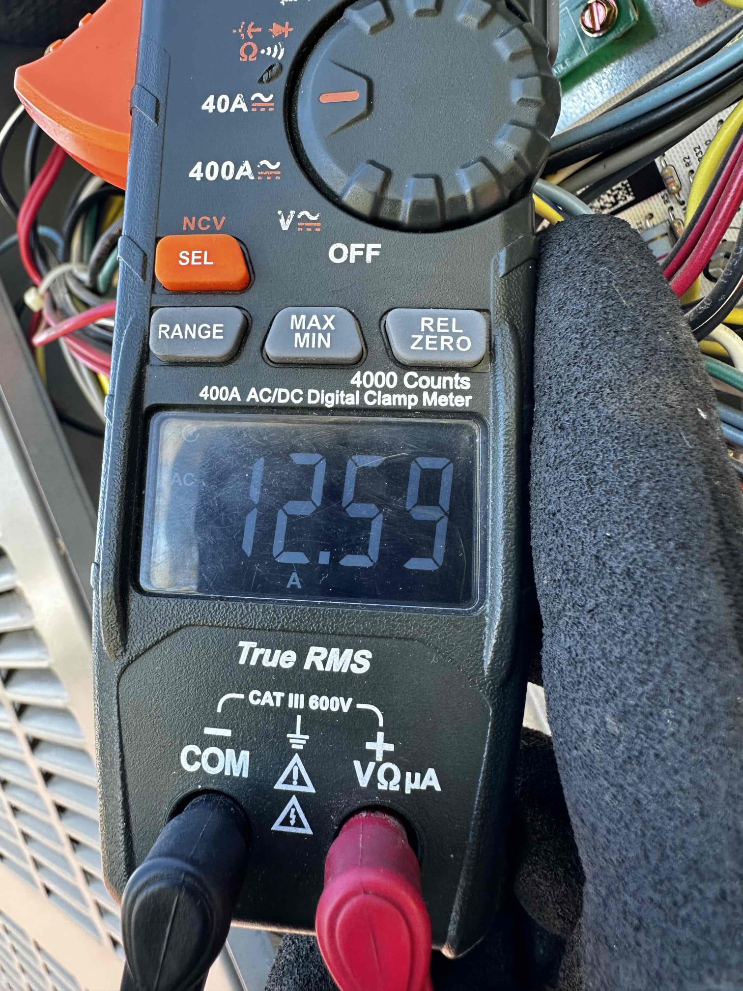 I am a highly skilled home service professional who specializes in heating, cooling, and maintenance. I recently completed a job for a client who needed their heating system repaired. After arriving at the property, I quickly diagnosed the issue and replaced the faulty part. The client was very pleased with the service and expressed gratitude for my prompt and efficient work.