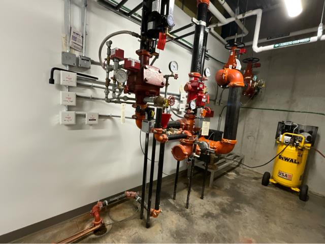 We recently completed a NFPA 25 quarterly inspection of multiple wet and dry fire sprinkler systems, along with the annual test of an electric fire pump. Regular inspections like these help ensure that fire protection systems function properly and meet all safety and regulatory requirements.