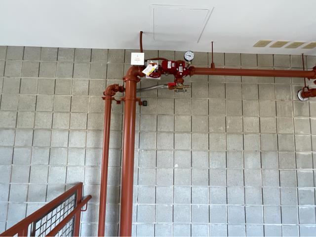 We just completed an NFPA 25 quarterly fire sprinkler inspection on both wet and dry systems at a local community center. Our licensed technicians inspected all key components, including valves, gauges, and alarm devices, ensuring both systems meet NFPA compliance and are ready to protect the facility in case of emergency. Regular inspections like this help prevent costly repairs, maintain system reliability, and keep properties safe and up to code.