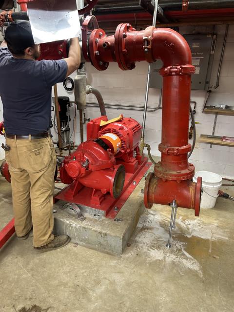 Our team just set a new fire pump to replace a failed unit at a hospital facility. During the replacement process, we maintained system protection by operating a temporary fire pump to ensure continuous fire safety coverage throughout the project.
