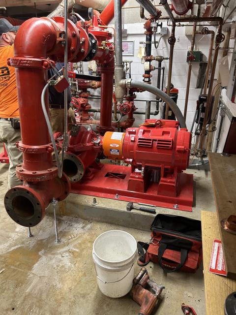 Our team just set a new fire pump to replace a failed unit at a hospital facility. During the replacement process, we maintained system protection by operating a temporary fire pump to ensure continuous fire safety coverage throughout the project.