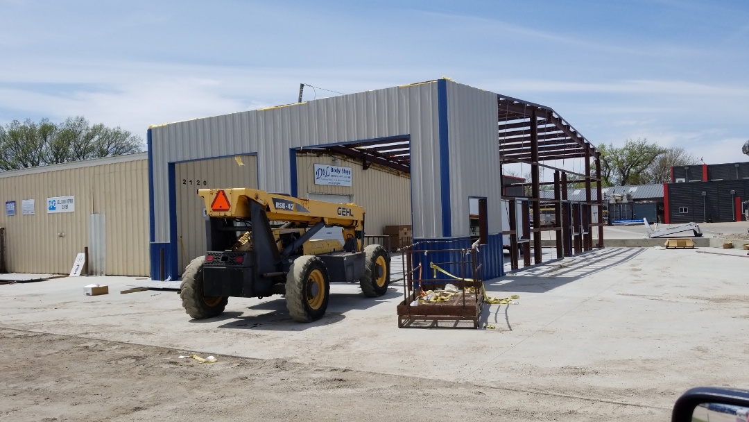 Hays, KS - D and L body shop Needs an expansion. Steel components and insulation by Roofmasters and Rm custom metals! Hays, KS - D and L body shop Needs an expansion. Steel components and insulation by Roofmasters and Rm custom metals!