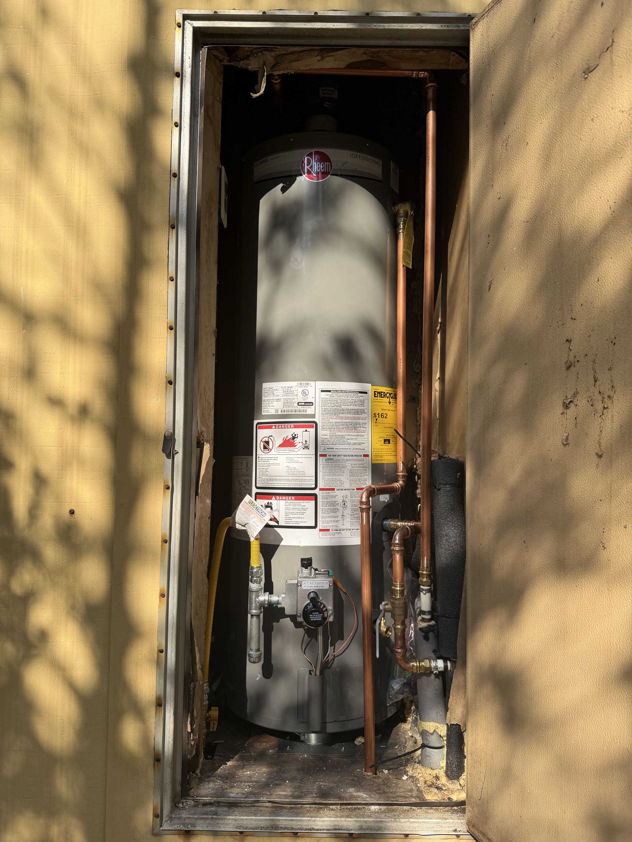 Needed a plumber to fix a leaking water heater