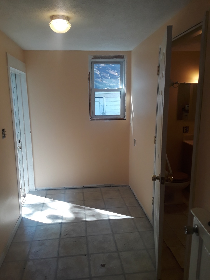 Ionia, MI - So close to being done. I applied the 2nd coat of ceiling paint and got the walls painted as well. Not bad for a Sunday Ionia, MI - So close to being done. I applied the 2nd coat of ceiling paint and got the walls painted as well. Not bad for a Sunday