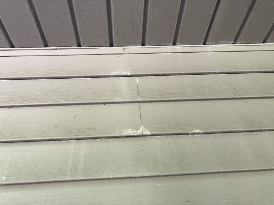 Rockford, MI - Looking at exterior of house water damage from interior bathroom shower drain that broke inside the wall. Detach and rest siding to get to wet sheathing and insulation. There is no interior water damage. Rockford, MI - Looking at exterior of house water damage from interior bathroom shower drain that broke inside the wall. Detach and rest siding to get to wet sheathing and insulation. There is no interior water damage.