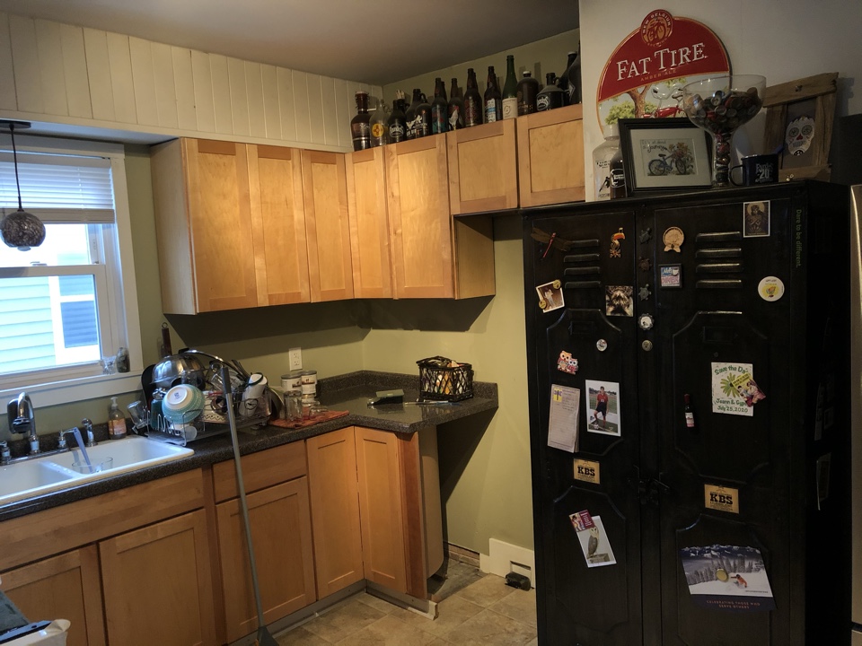 Georgetown Township, MI - Estimating a kitchen remodel project. New cabinets, backsplash and countertops. Homeowner wants to update the kitchen. Georgetown Township, MI - Estimating a kitchen remodel project. New cabinets, backsplash and countertops. Homeowner wants to update the kitchen.