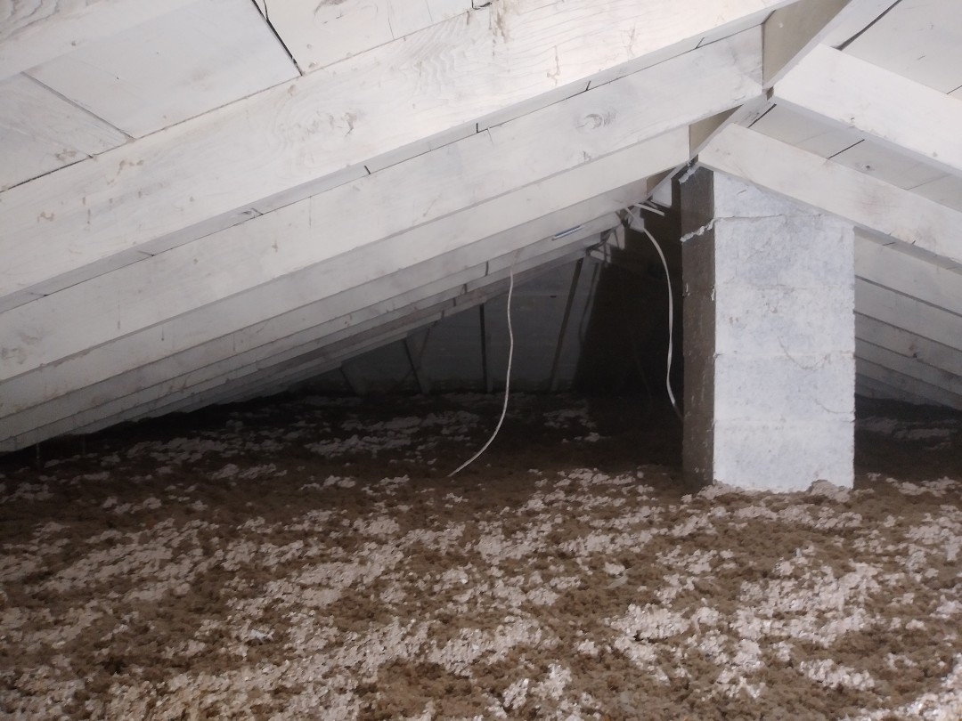 Walker, MI - The attic is insulated to an R-38 insulating value with cellulose blown in insulation. Walker, MI - The attic is insulated to an R-38 insulating value with cellulose blown in insulation.