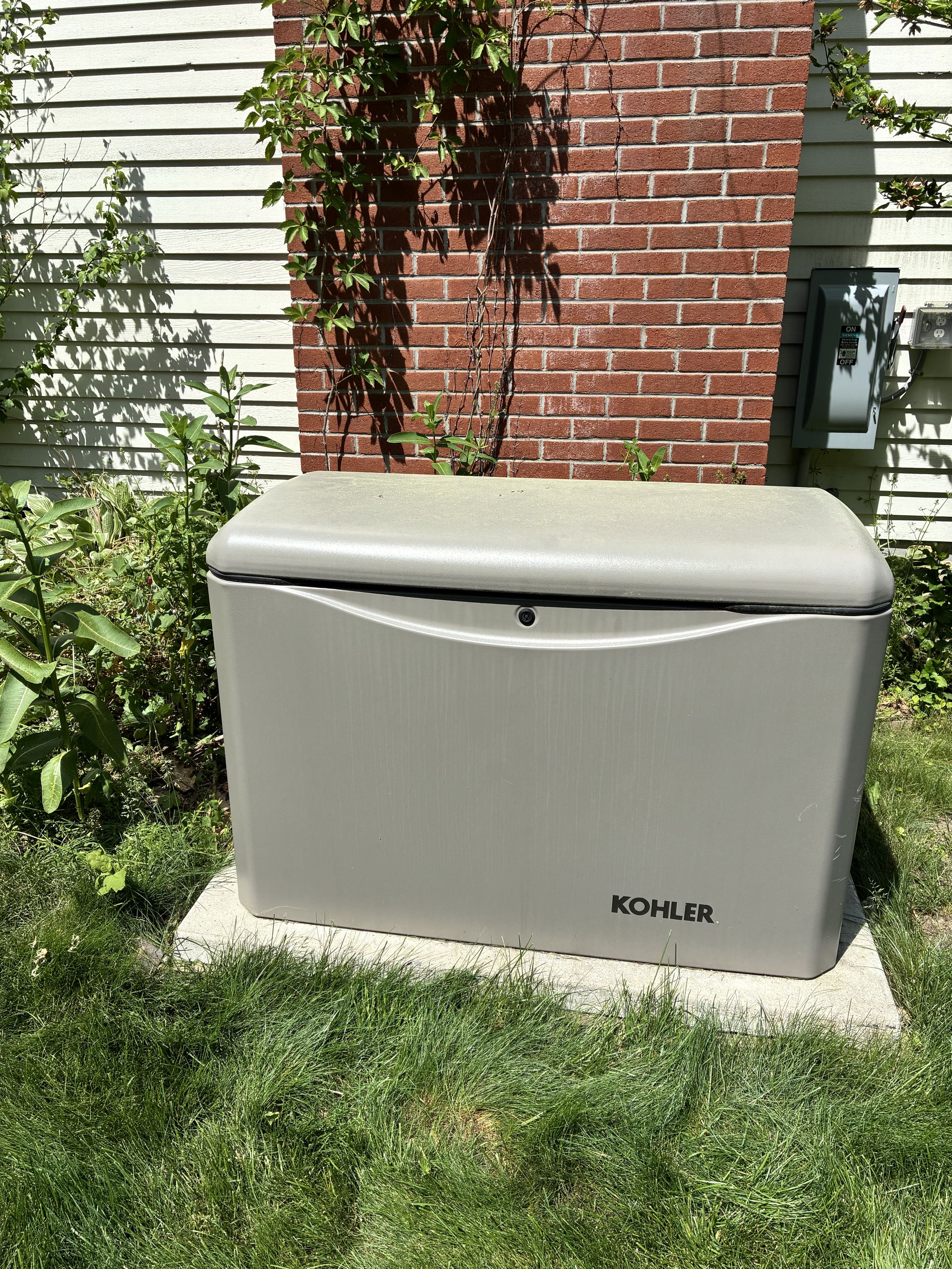 I diagnosed a Kohler generator with a low oil pressure fault, replaced the faulty oil pressure switch, and confirmed proper operation. The generator is now running smoothly and efficiently.