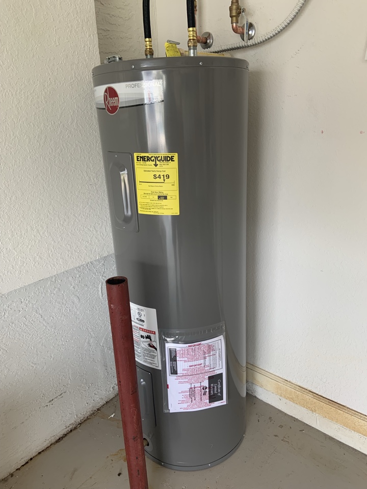 Port St. Lucie, FL - Installed a Rheem 50 gallon tall profile water heater with a valve and flexible union connections. Port St. Lucie, FL - Installed a Rheem 50 gallon tall profile water heater with a valve and flexible union connections.