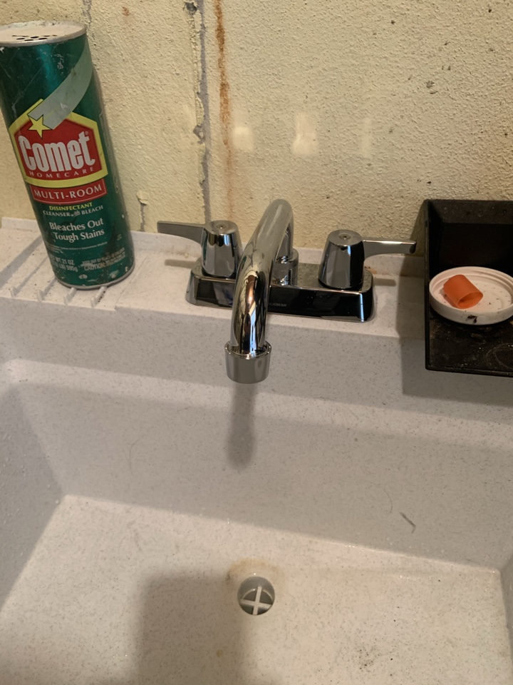 Palm City, FL - Installed a laundry tub faucet and two Moen Kingsley shower valve trim kits. Palm City, FL - Installed a laundry tub faucet and two Moen Kingsley shower valve trim kits.