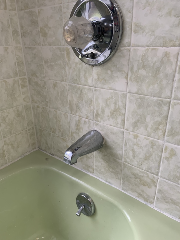 Port St. Lucie, FL - Repaired Delta tub and shower valve. Port St. Lucie, FL - Repaired Delta tub and shower valve.