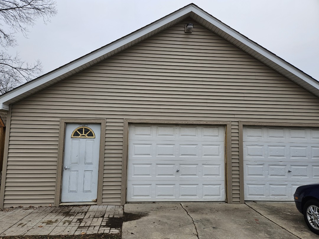 New Mastic vinyl siding. 
New seamless aluminum gutters including Shur flo gutter guard. 