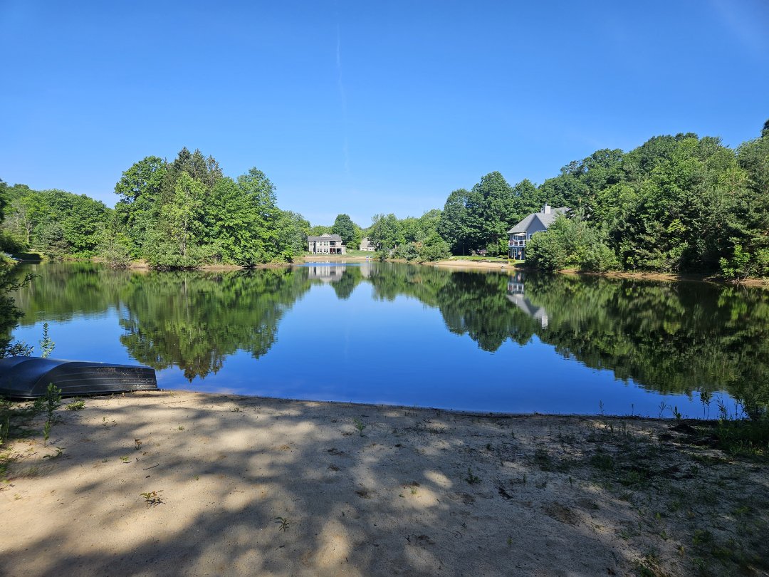 It's a beautiful morning on this property in Hudsonville doing mole control today.