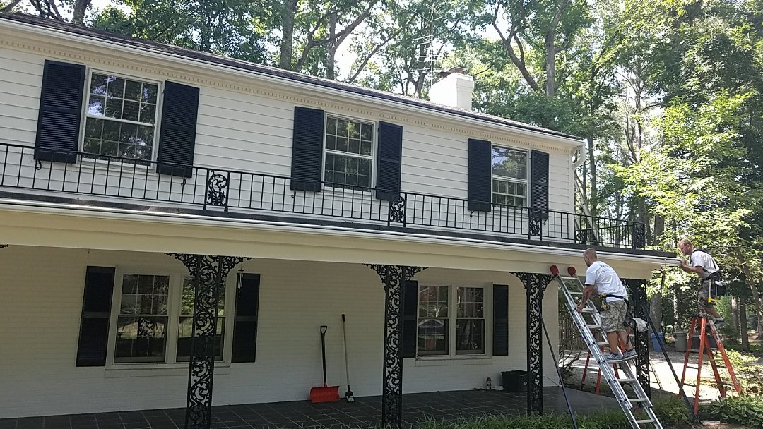 Richmond, VA - Leafguard gutters being installed on this New Orleans-style house Richmond, VA - Leafguard gutters being installed on this New Orleans-style house