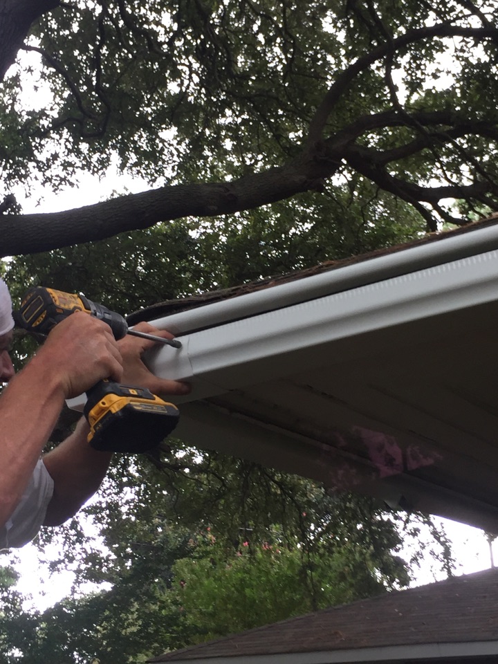 Norfolk, VA - LeafGuard gutters being installed in preparation for the fall season. Norfolk, VA - LeafGuard gutters being installed in preparation for the fall season.