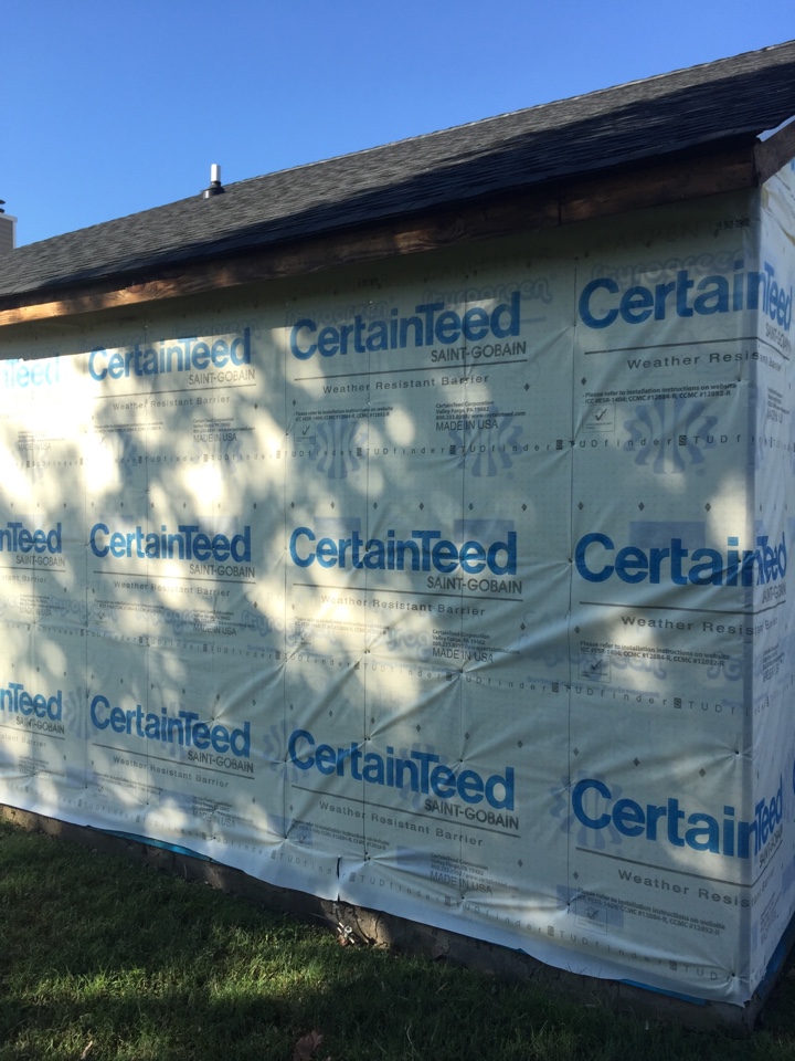 Chesapeake, VA - Prep work complete and ready for some new CertainTeed Mainstreet D5 Sterling Gray siding. Chesapeake, VA - Prep work complete and ready for some new CertainTeed Mainstreet D5 Sterling Gray siding.