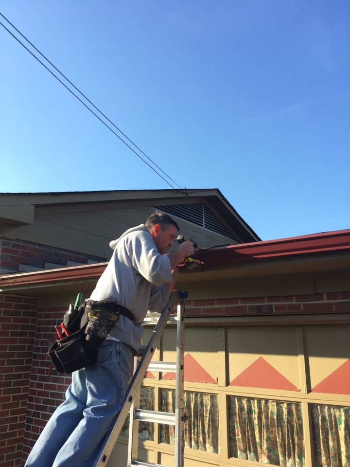 Portsmouth, VA - No leaves, no problem. We also install 5” K-Style gutters as well. Portsmouth, VA - No leaves, no problem. We also install 5” K-Style gutters as well.