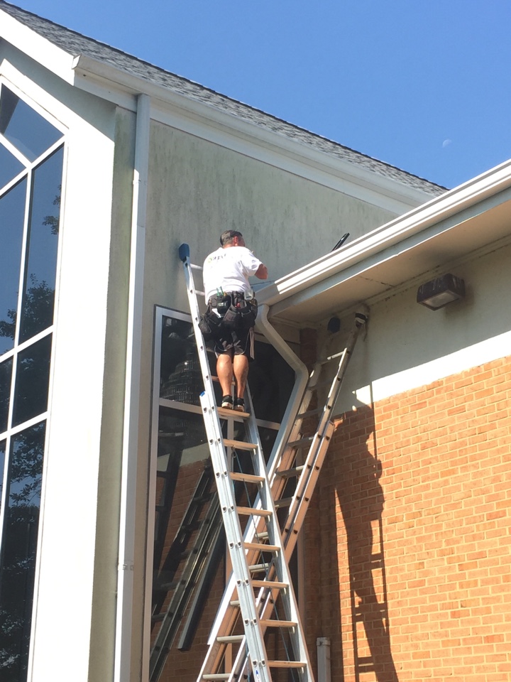Portsmouth, VA - Installing 6” K-Style gutters on this church. Portsmouth, VA - Installing 6” K-Style gutters on this church.