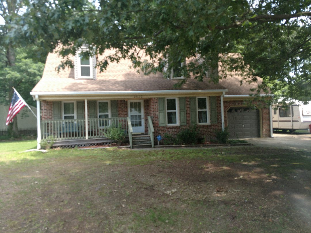 Chesapeake, VA - Another great LeafGuard install. Homeowner was extremely happy with the efficiency of our installers and the professionalism of our sales rep. Chesapeake, VA - Another great LeafGuard install. Homeowner was extremely happy with the efficiency of our installers and the professionalism of our sales rep.