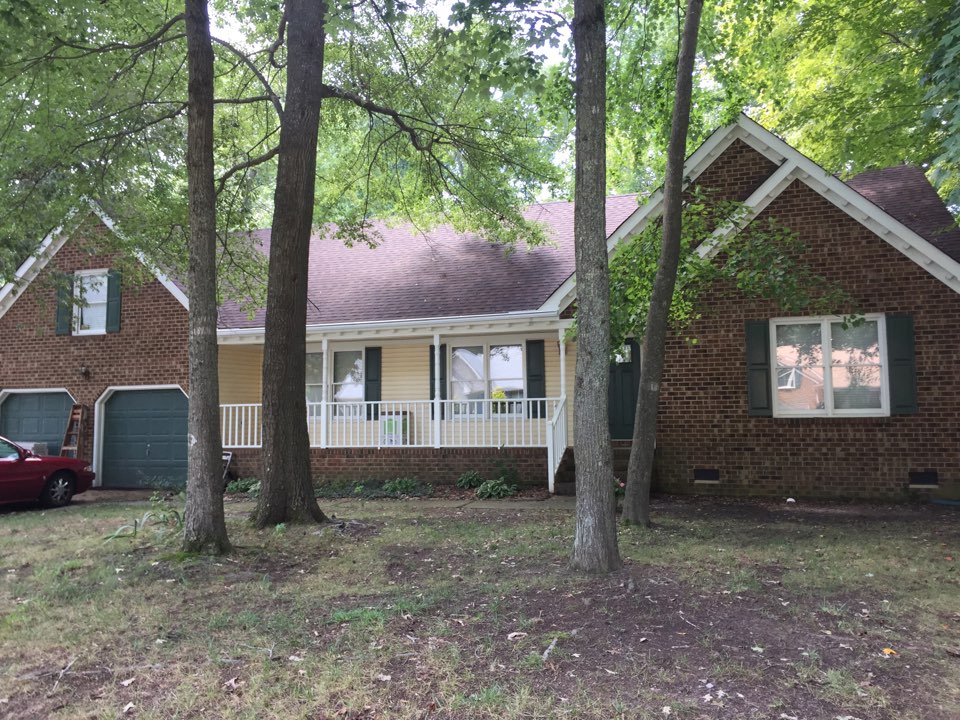 Chesapeake, VA - Insalled new LeafGuard gutters. Chesapeake, VA - Insalled new LeafGuard gutters.