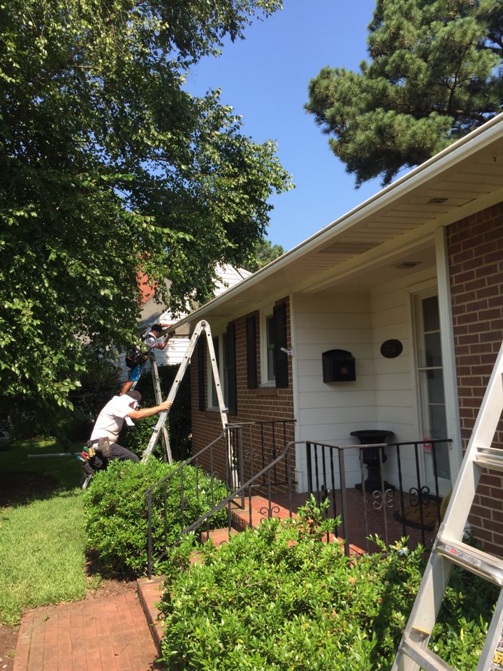 Norfolk, VA - Installing the LeafGuard gutter system Norfolk, VA - Installing the LeafGuard gutter system