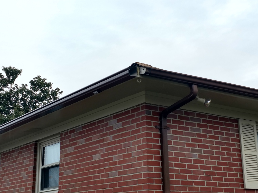 Virginia Beach, VA - New LeafGuard gutters being installed. Virginia Beach, VA - New LeafGuard gutters being installed.
