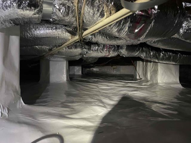 Our team recently completed a full crawlspace encapsulation, giving this home a cleaner, healthier, and more energy-efficient foundation. As part of the project, we removed the old ductwork, installed an entirely new duct system, and enlarged the main return to improve airflow and help the HVAC system operate more efficiently.