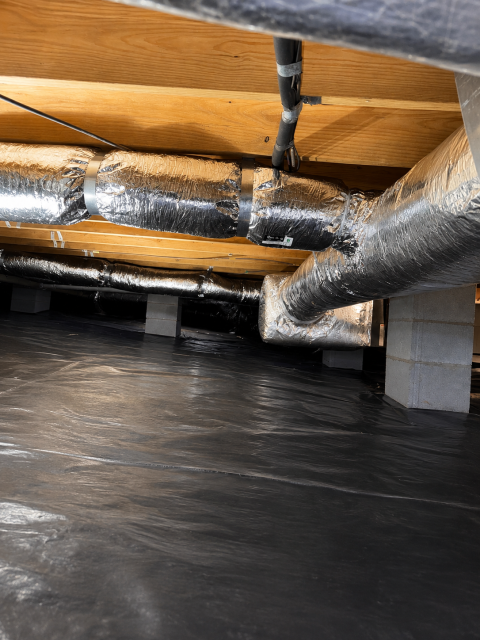 Our team replaced the duct system serving 15 supply vents and 2 return vents, while utilizing the existing vent openings. We also replaced the 20x25 return air filter grille for a clean, finished installation.