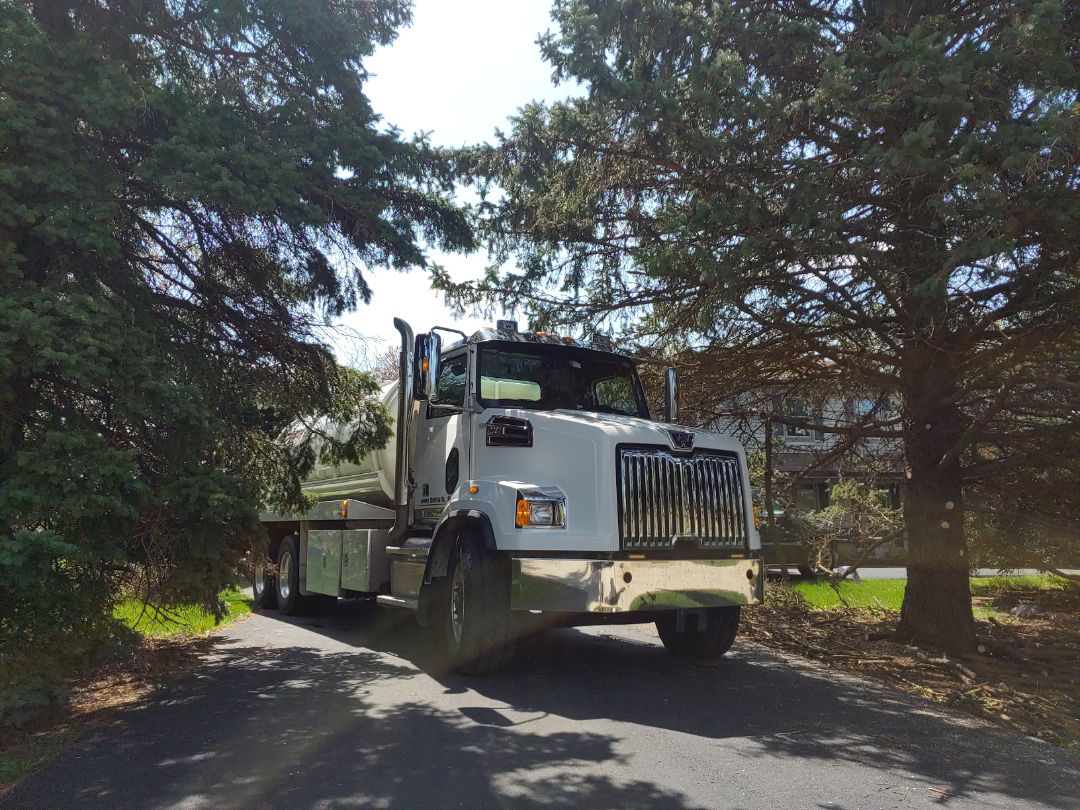 Lemont, IL - Pump and clean septic tank. Hydro jetted inlet line to clear blockage.