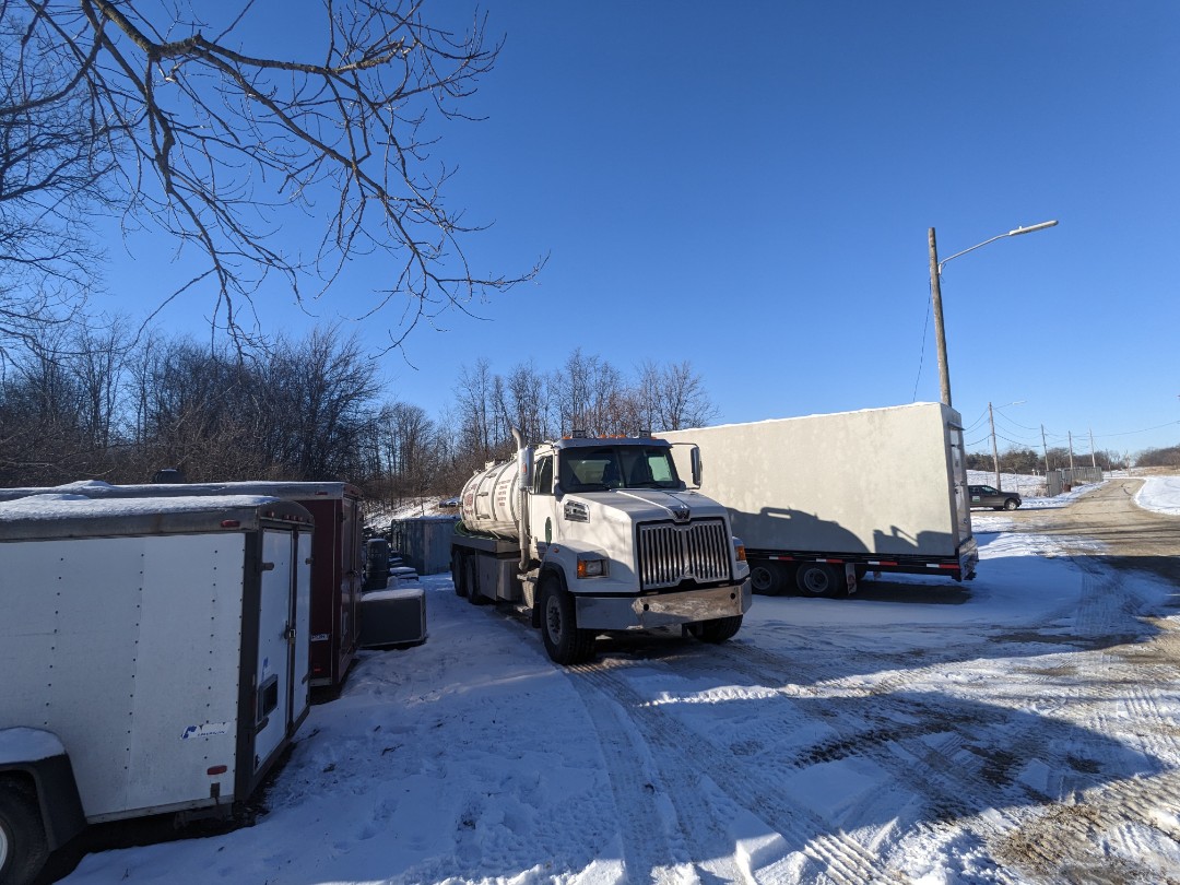 Lemont, IL - Pump and clean septic tank 