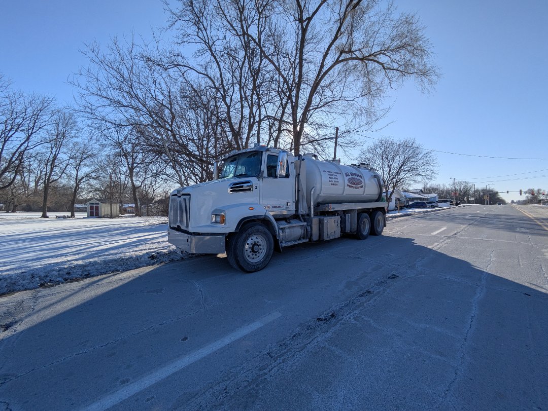 pump and clean septic tank 