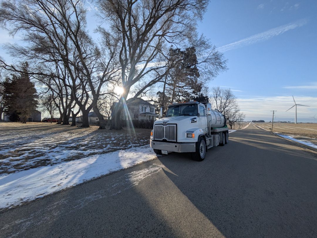 pump and clean septic tank 