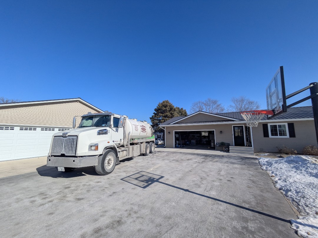 pump and clean septic tank 