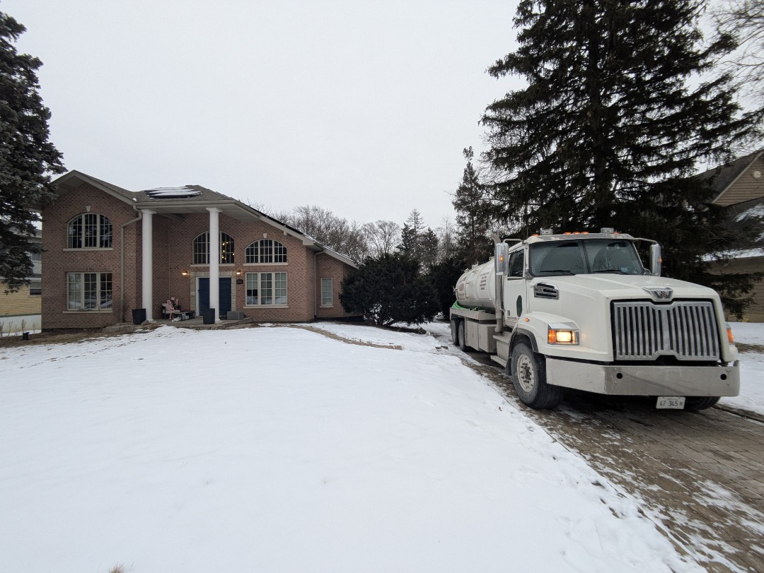 pump and clean septic tank 