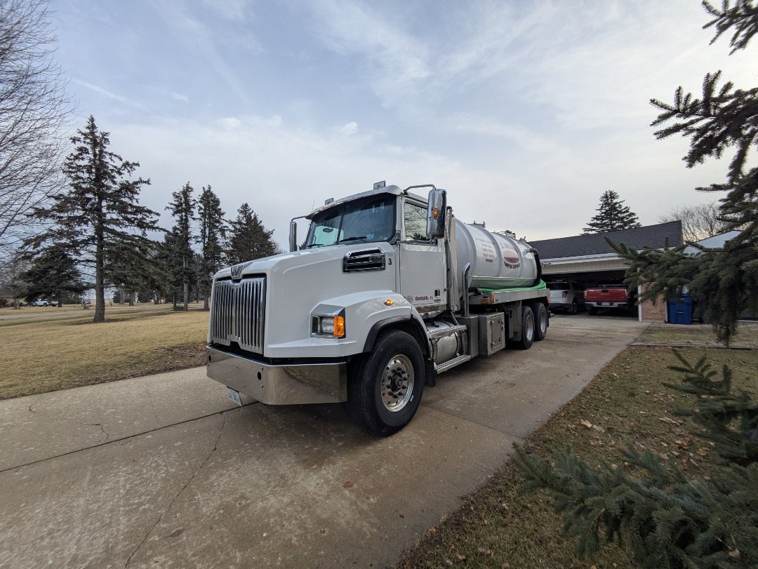 pump and clean septic tank 