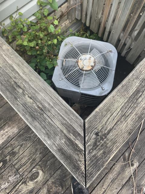 I went to customer's home to perform a diagnostic on an AC unit, but I was unable to provide service due to not being able to access. 