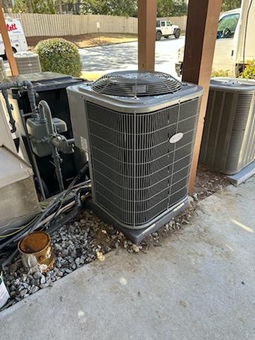 Smyrna, GA - Installed new Carrier 15 seer condenser with Carrier gas furnace Ecobee Wifi Thermostats and Honeywell zone system 