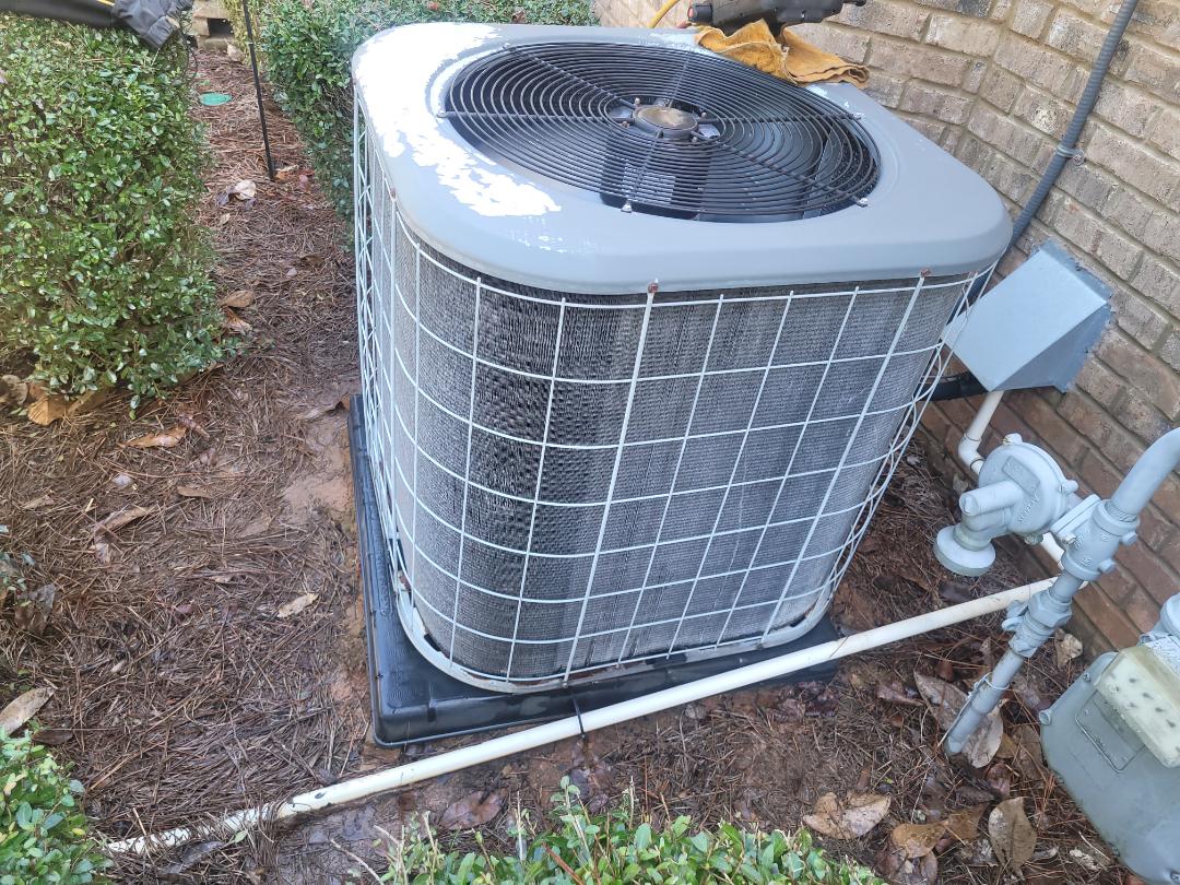 Acworth, GA - Performed AC Maintenance on a Amana Condensing r22. Acworth