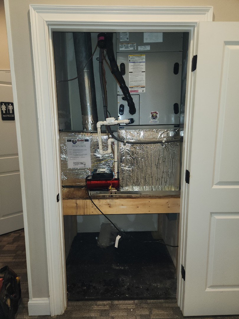 Smyrna, GA - Installed new Carrier High Efficiency Heatpump system 