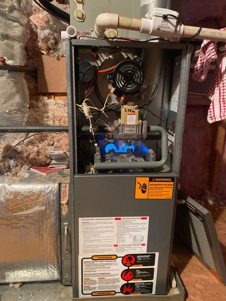 Installed new ignitor during heat maintenance with filter replacement.