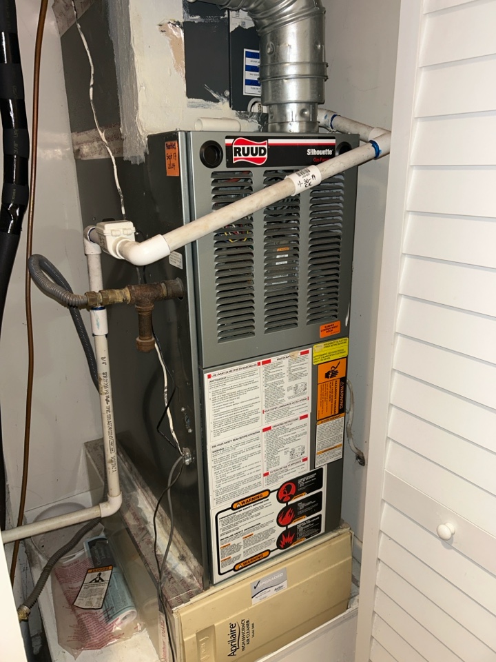 HVAC heating maintenance on Rheem furnace in Smyrna 